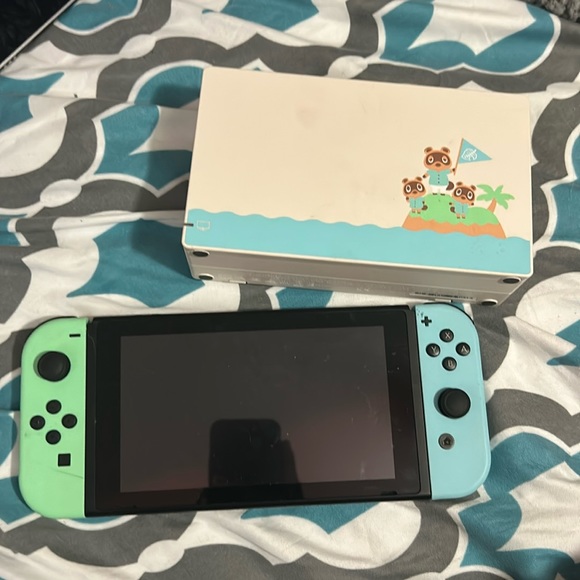 Animal crossing themed Nintendo switch dock, with switch - Picture 1 of 2